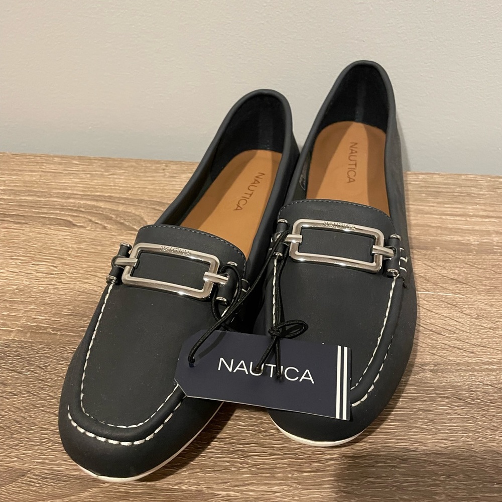 Nautica flats - Picture 3 of 3